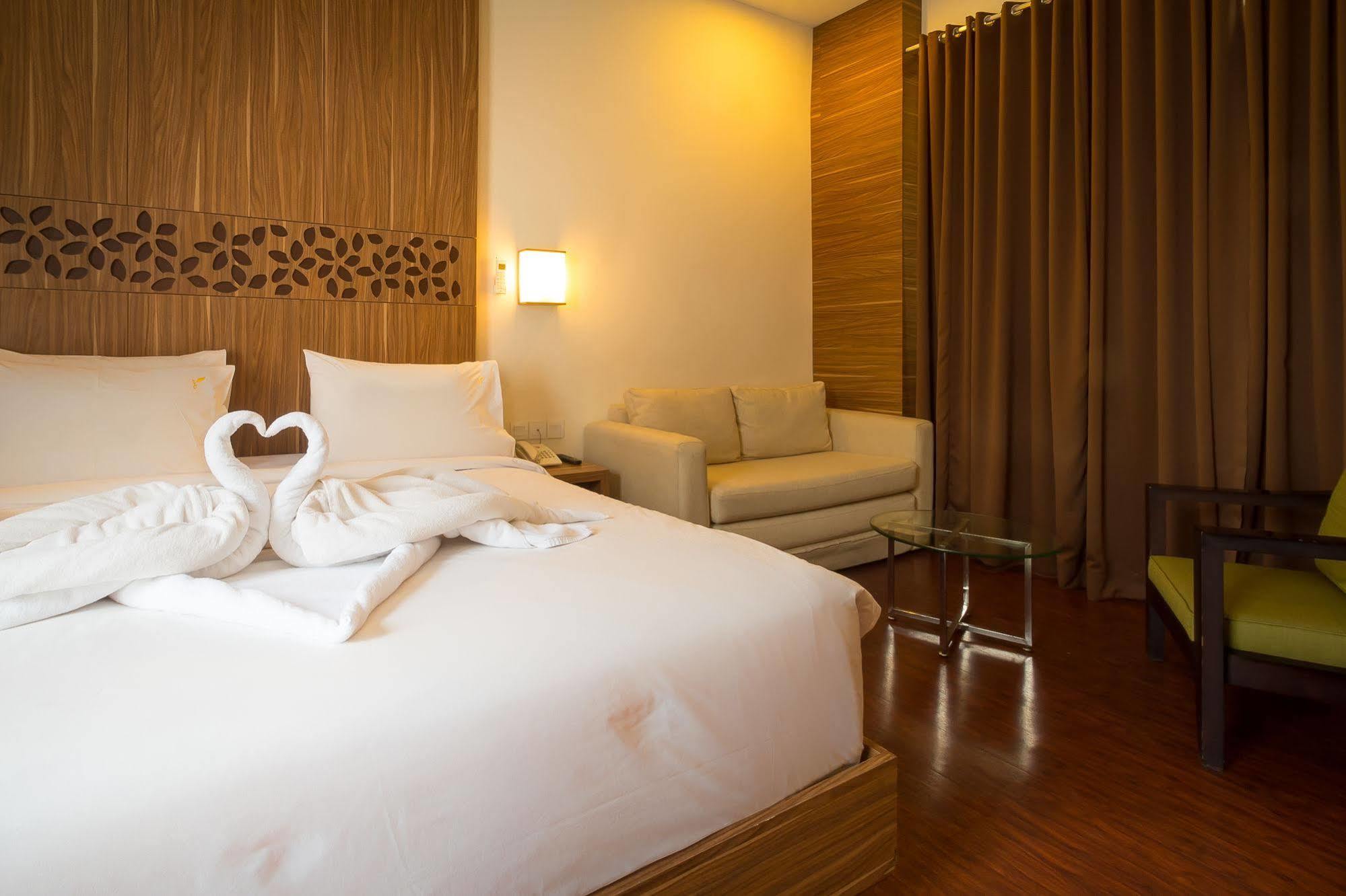 Vihan Suites Bali Kuta Lombok Exterior foto